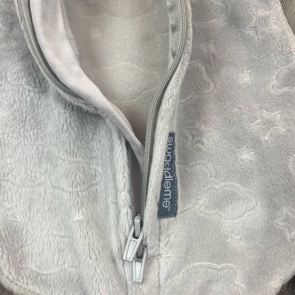 Swaddle Me 0-2 months Ingenuity Pod Swaddle Wrap in Velboa Clouds &‎ Stars